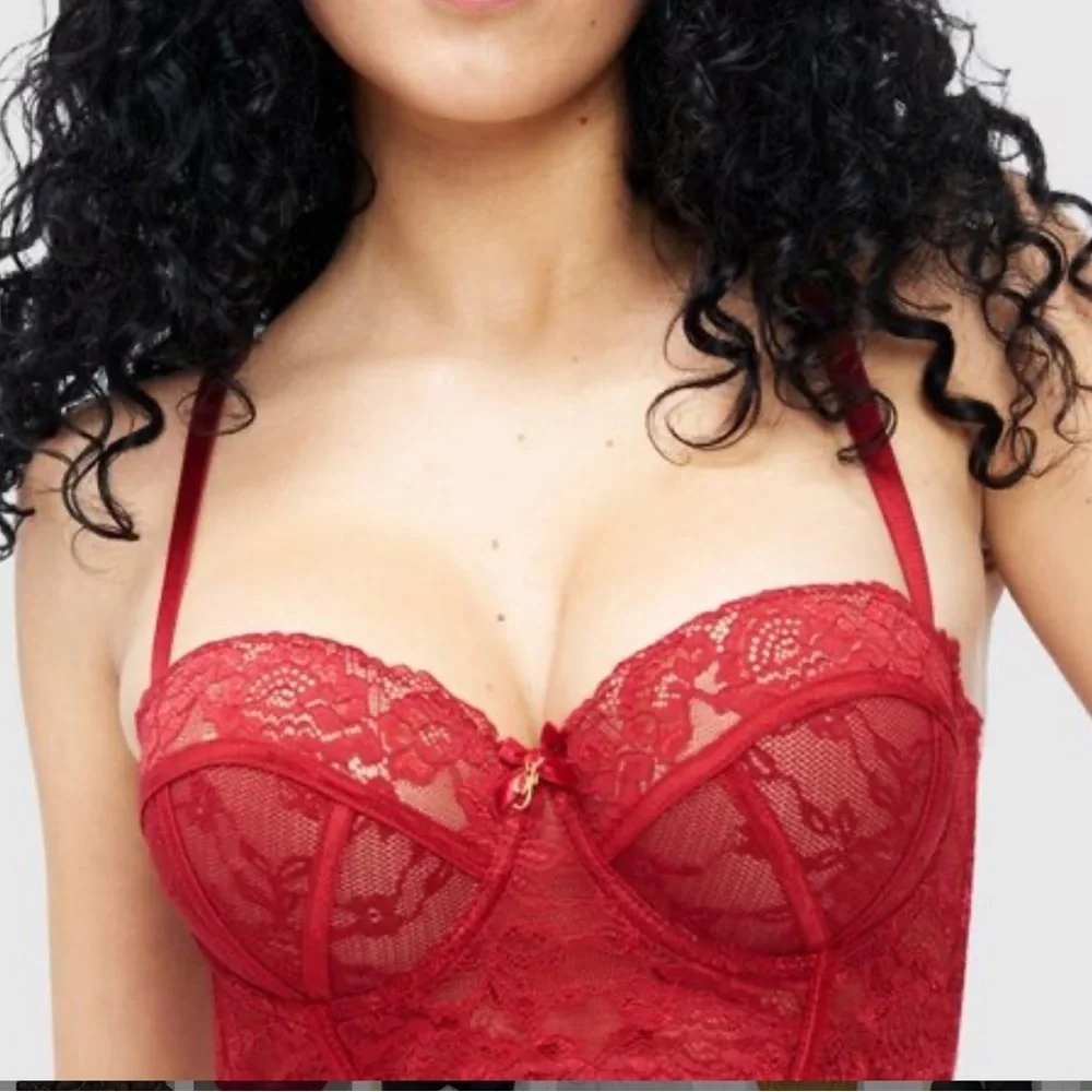 Frederick’s Of Hollywood Desiree red lace push up balconette bra Size 36D New